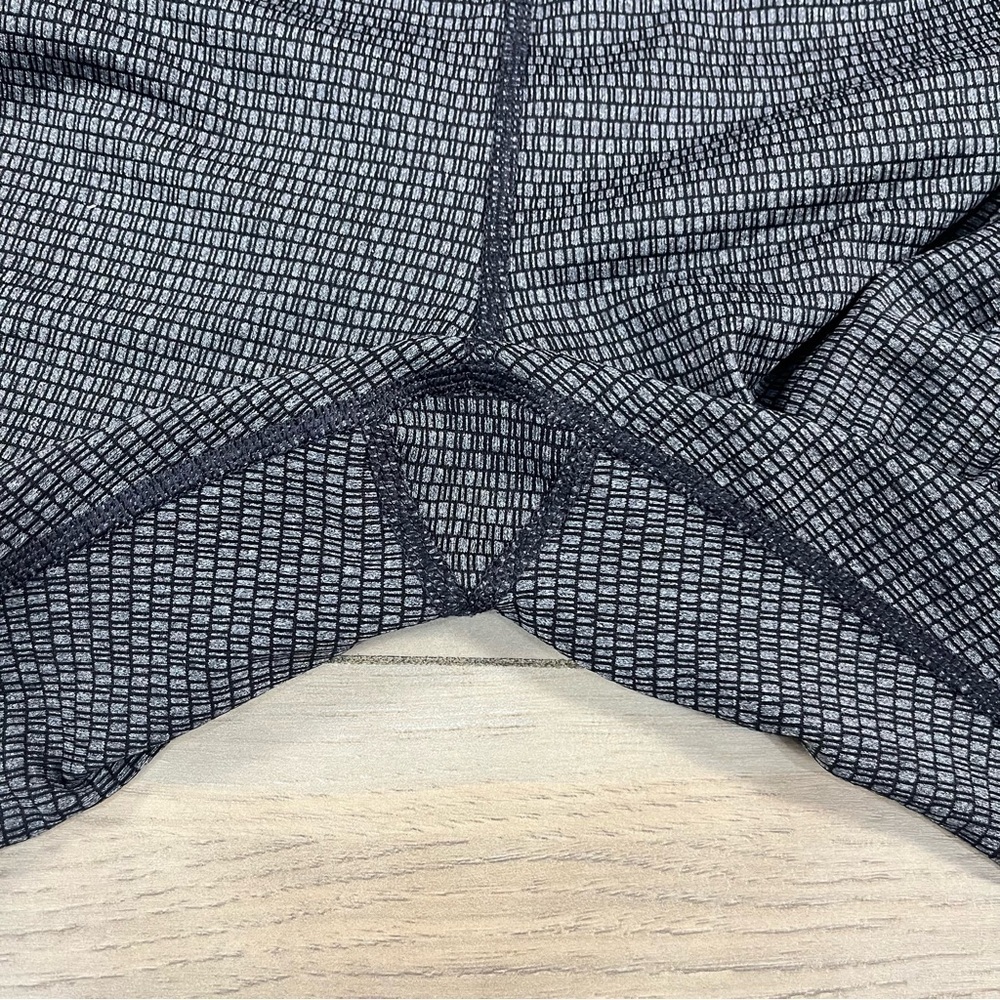 Under Armour Women's Black Leggings Reflect Heat Gear - Picture 6 of 14